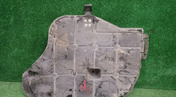Maserati Ghibli Engine splash shield/under tray 6700092380