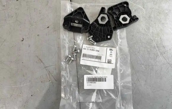 BMW M4 G82 G83 Headlight/headlamp mounting bracket 63119851054 9851054