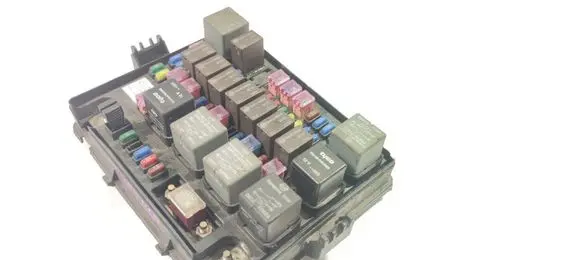 SsangYong Rodius Fuse module 8231021010 A100DSL05C04M A100DSL