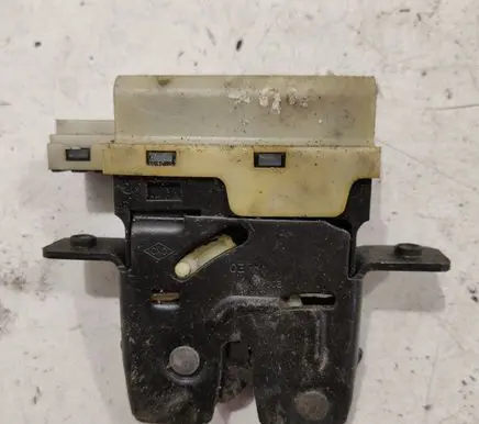 Renault Laguna II Tailgate/trunk/boot lock/catch/latch 8200229957