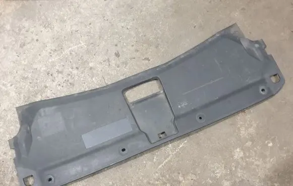 Audi Q3 8U Engine bonnet/hood lock trim molding 8U0807081B