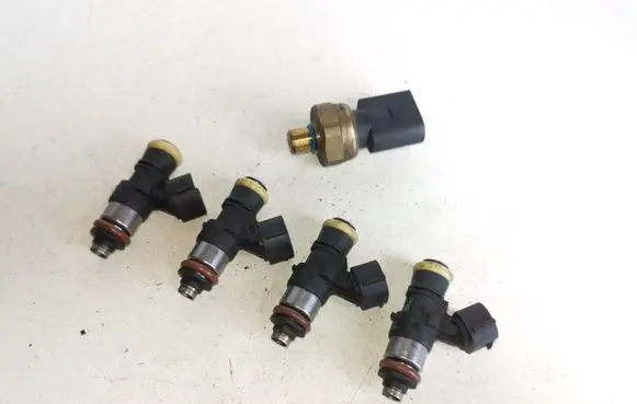 Volkswagen PASSAT B6 Fuel injectors set 0280158831 03C906039A 03C906051A
