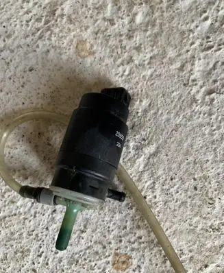 Nissan Primera Windscreen/windshield washer pump 20859