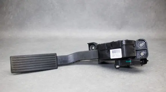 Hyundai i20 (PB PBT) Accelerator throttle pedal 351904X700
