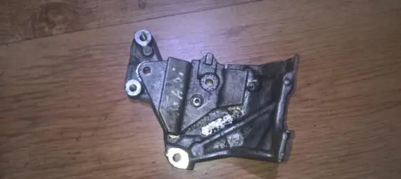 Peugeot 308 Engine mounting bracket 505932