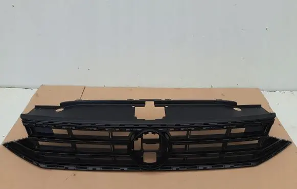 Volkswagen Passat Alltrack Front bumper upper radiator grill 3G0853653KRANZEZ