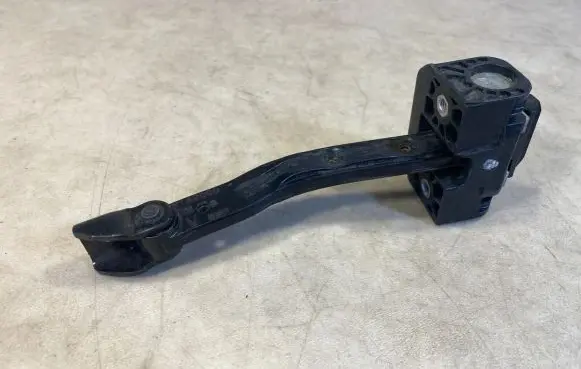 BMW 5 F10 F11 Front door soft close latching motor 7182005
