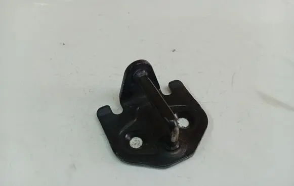 Ford Focus Front door lock loop/hook striker