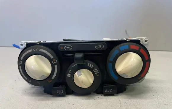 Nissan Micra Climate control unit F667193V