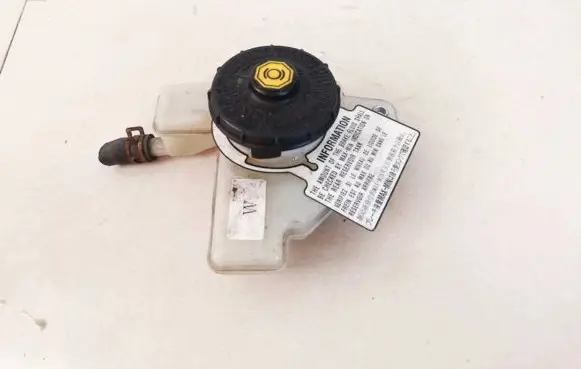 Honda Civic Brake fluid reservoir 