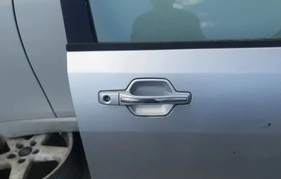Mitsubishi Pajero Front door
