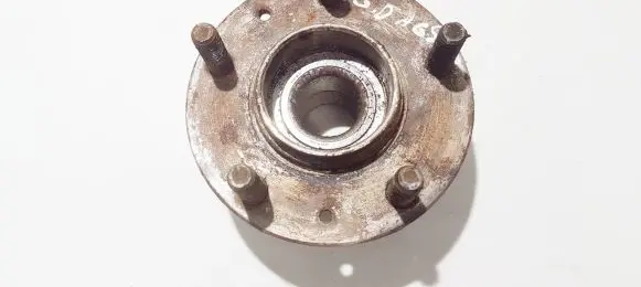 Mazda 626 Rear wheel hub