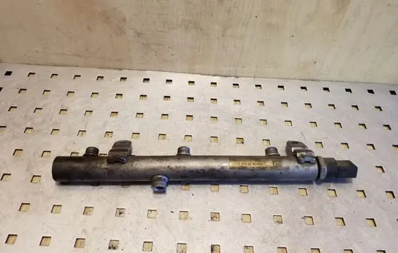 Mercedes-Benz E W211 Fuel main line pipe A6420700695002