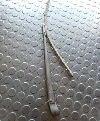 Porsche Macan (95B) Rear wiper blade arm