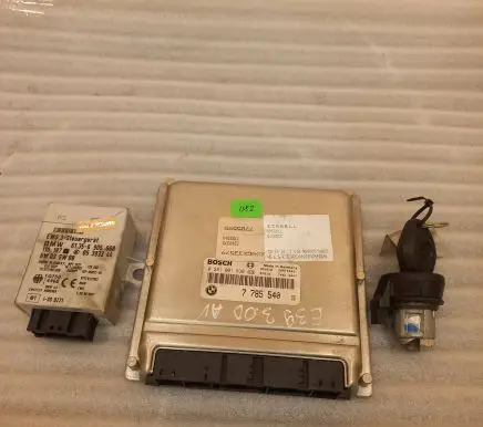 BMW 5 E39 Engine control unit/module 7785540 0281001830