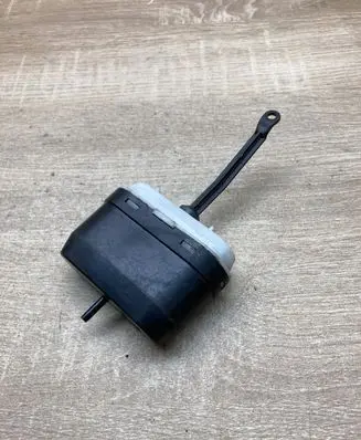 Opel Omega B1 Central locking vacuum pump 5399663130