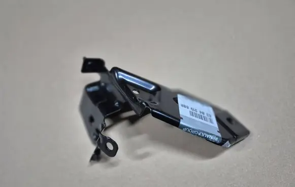 Renault Captur Fender mounting bracket 620431980 620431980R