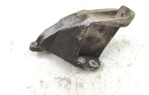 Audi A4 S4 B5 8D Engine mounting bracket 8D0199307L