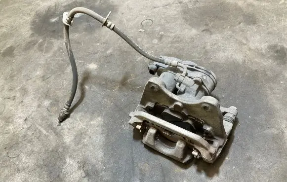 Lexus RX 450H Rear brake caliper