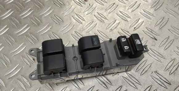 Toyota Yaris Electric window control switch