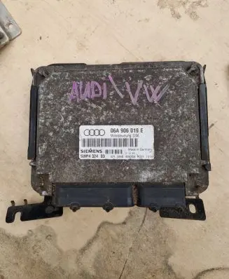 Audi A3 S3 8L Engine control unit/module 06A906019E 5WP432403