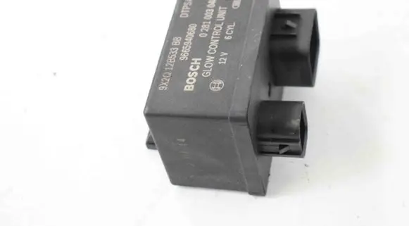 Land Rover Discovery 4 - LR4 Glow plug pre-heat relay 9X2Q12B533BB 0281003048