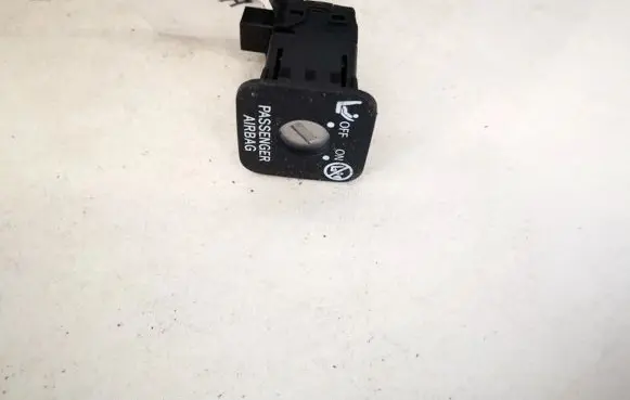 Lexus IS 220D-250-350 Passenger airbag on/off switch 
