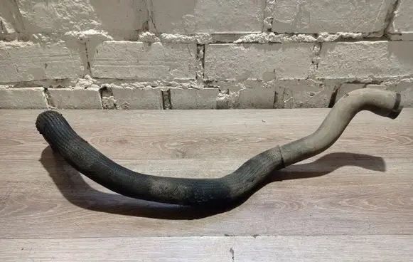Volvo XC90 Engine coolant pipe/hose