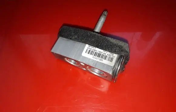 Chevrolet Cruze Air conditioning (A/C) expansion valve 52427385 K62701 EBH15M144