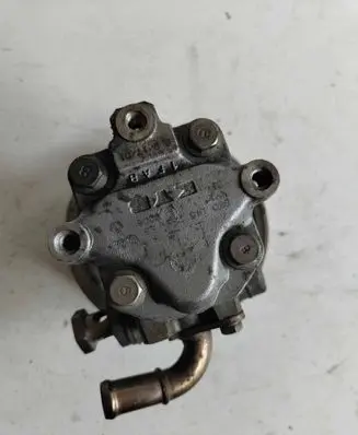 Audi A4 S4 B7 8E 8H Power steering pump 8E0145155