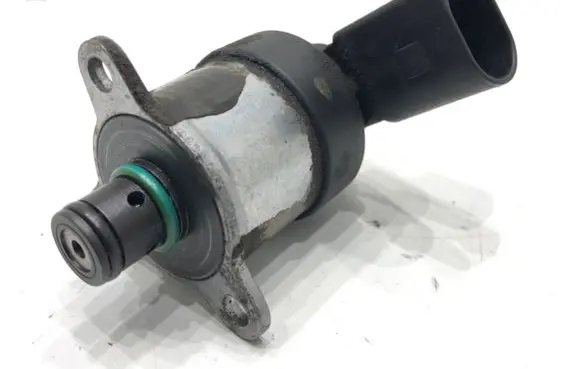 Audi A6 Allroad C6 Fuel pressure regulator 