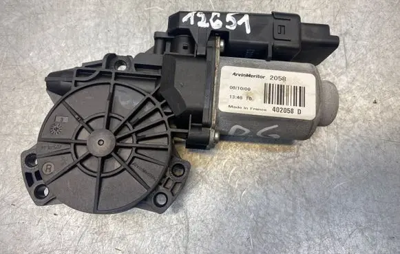 KIA Ceed Rear door window regulator motor 402058D 2058 403951A8
