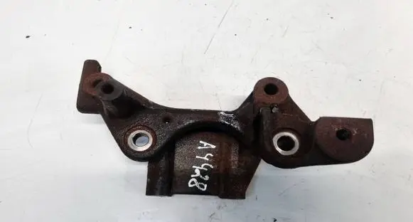 Mitsubishi Outlander Engine mounting bracket 