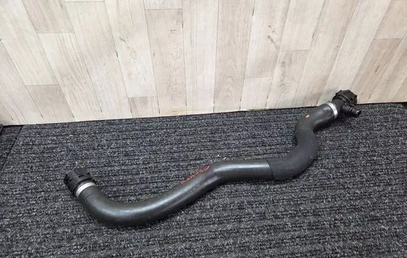 BMW 5 G30 G31 Engine coolant pipe/hose 8602870