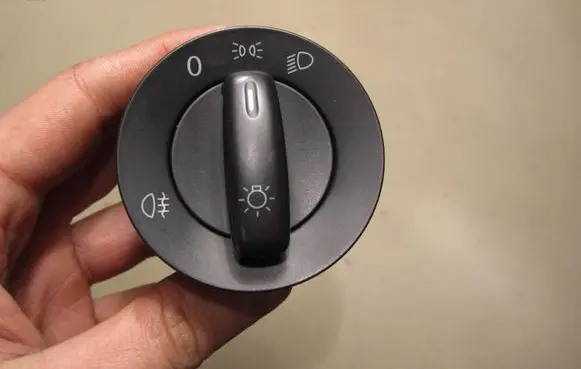 Volkswagen Golf V Light switch 1K0941431P 3097 04068502