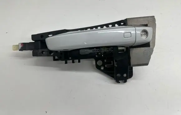 Audi A8 S8 D4 4H Front door exterior handle 4H1837885 2240109S