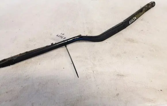 Peugeot 607 Front wiper blade arm
