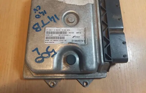 Fiat 500L Engine control unit/module ECU 51994070 8GMK.UE HW690