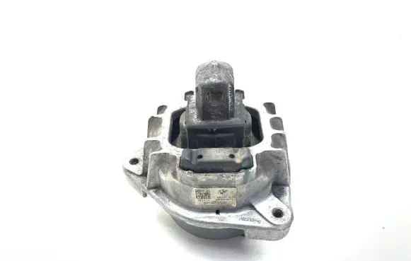 BMW 5 F10 F11 Engine mount bracket 6777373 677737301
