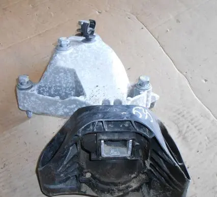 Dacia Dokker Engine mount bracket 112323200R