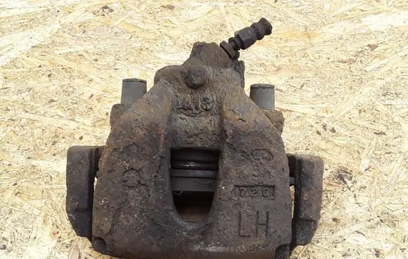 Mazda 3 I Front brake caliper