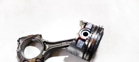 Mitsubishi Colt Piston with connecting rod