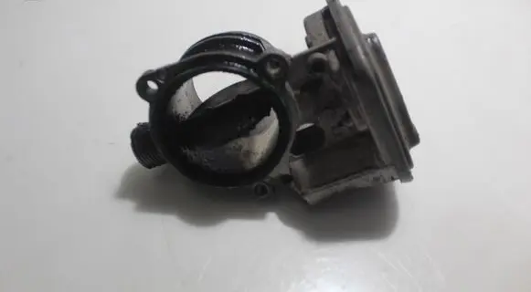 BMW 1 E81 E87 Engine shut-off valve 