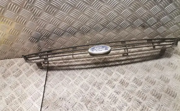 Ford Focus Front bumper upper radiator grill