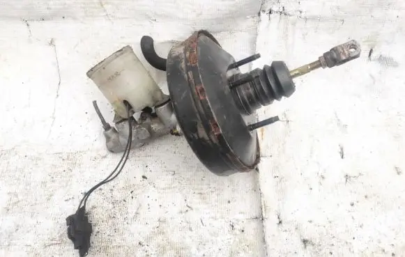Mazda 121 Brake booster 83204102 832-04102