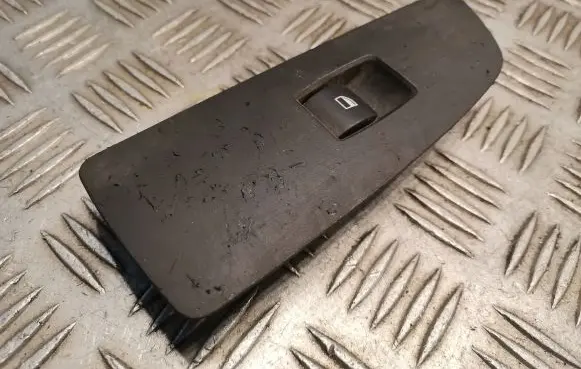 BMW 1 E81 E87 Electric window control switch 6951996