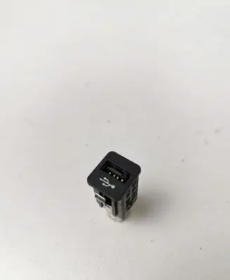 BMW 7 F01 F02 F03 F04 USB socket connector 61319167196 9167196
