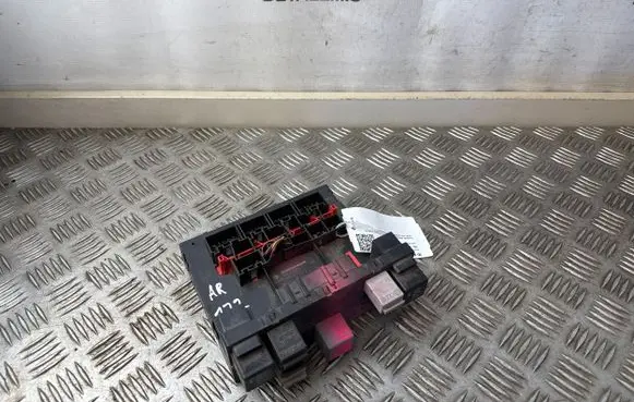 Volkswagen PASSAT B6 Comfort/convenience module 3C0937049H