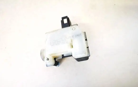 Skoda Octavia Mk2 (1Z) Central locking motor 1m0959781a 1z0810773