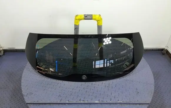 Renault Captur Rear windscreen/windshield window 